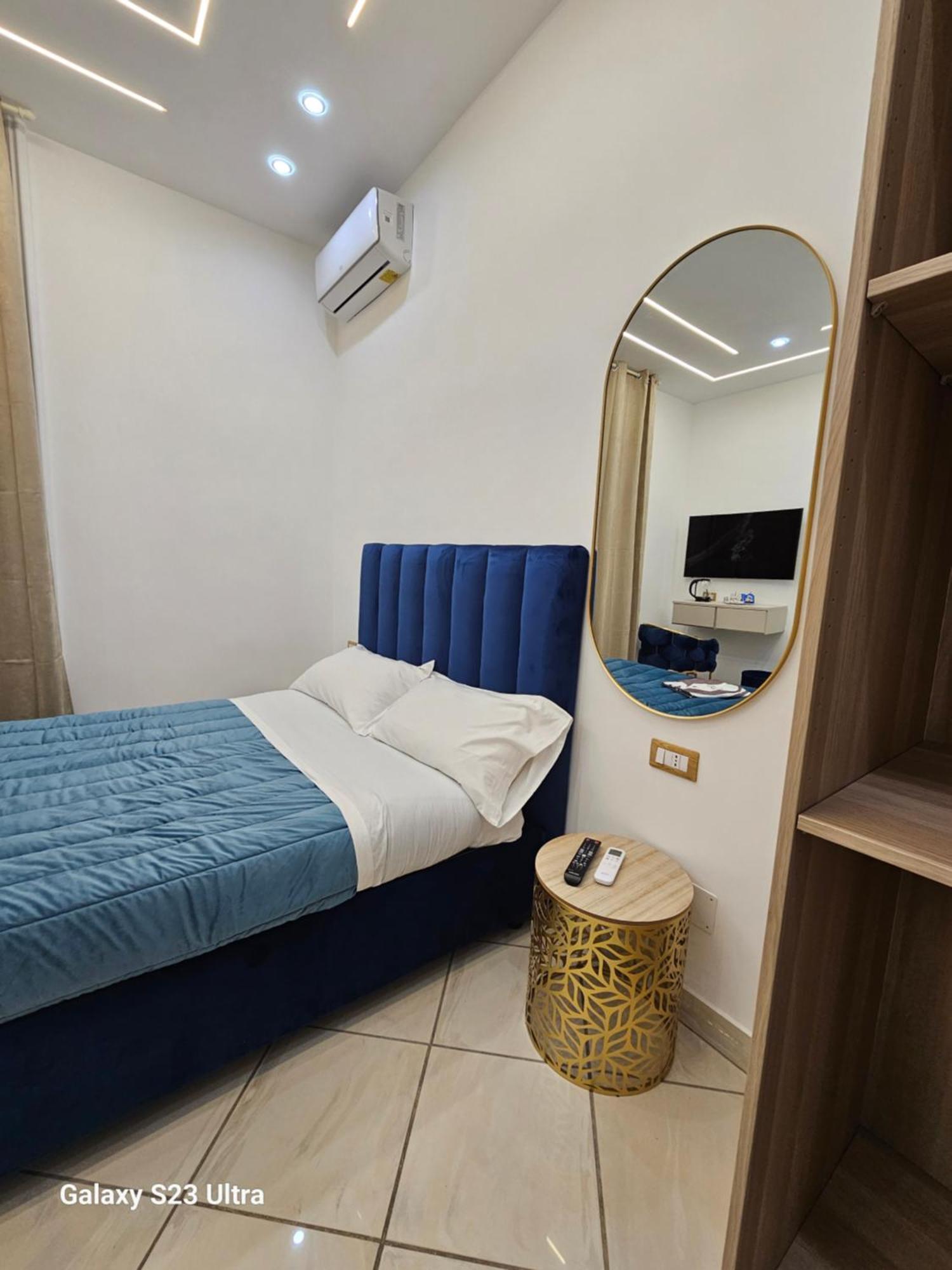 Room&jacuzzi Affittacamere Napoli
