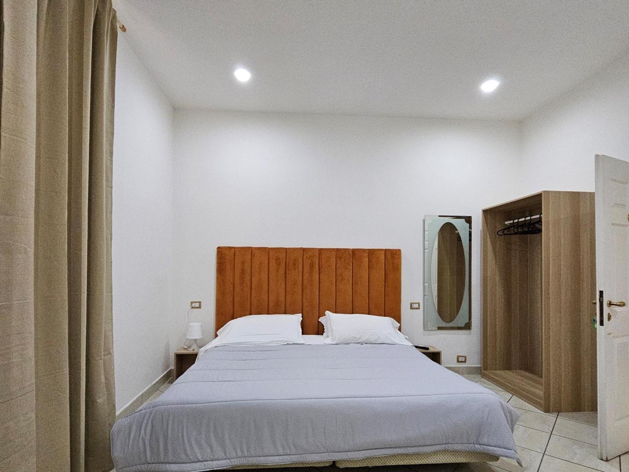Room&jacuzzi 2* Napoli